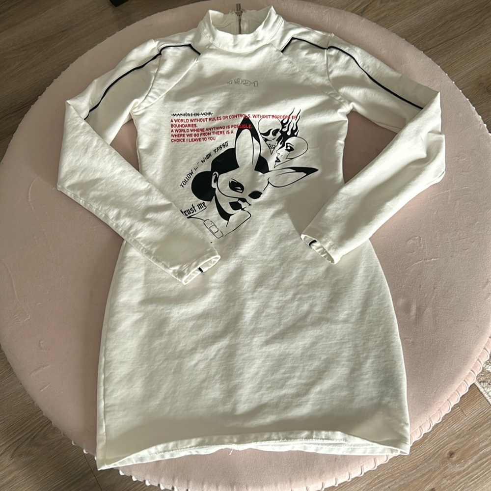 Maniere De Voir White Graphic Dress